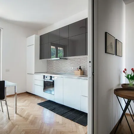 Lake View - Downtown