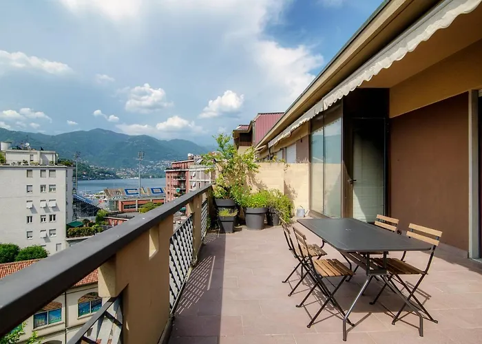 Lake View - Downtown * コモ